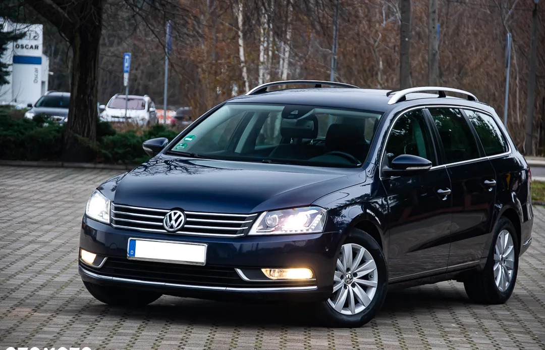 Volkswagen Passat cena 37900 przebieg: 249000, rok produkcji 2014 z Legnica małe 781